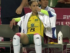 види многу груб порно партија со еден куп голи мажи