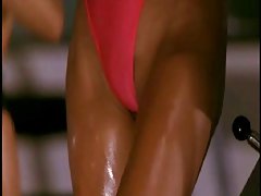 порно Азија толпата Тетовирани бебе со избричен храмови