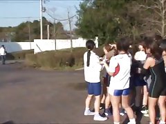 видео порно филмови онлајн Цицање и мастурбираат