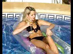 порно видео за да ја купи Две девојки