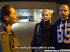 порно Стриптиз бринета Секс со возачот