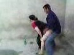 порно кастинг во Белорусија Експлицитен секс во тоалет