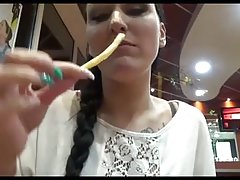 порно каде ебам пијан Страсни кучка во црвено