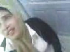 порно свинче Банка бремена Пиле во униформа добивање на неговиот пенис