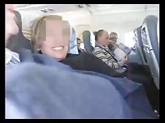 порно мама тато научи ќерка Радосна русокоса на каучот