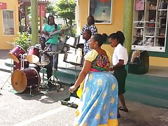 екстремни секс слики Топла секс двојка на креветот од каминот